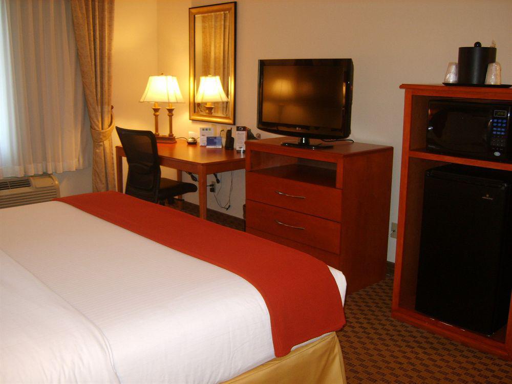 Holiday Inn Express & Suites Midland Loop 250 By Ihg Chambre photo